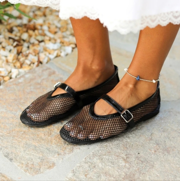 NWOB Coconuts By Matisse Nolita Black Mesh Flats Size 9-9.5 - Picture 1 of 6